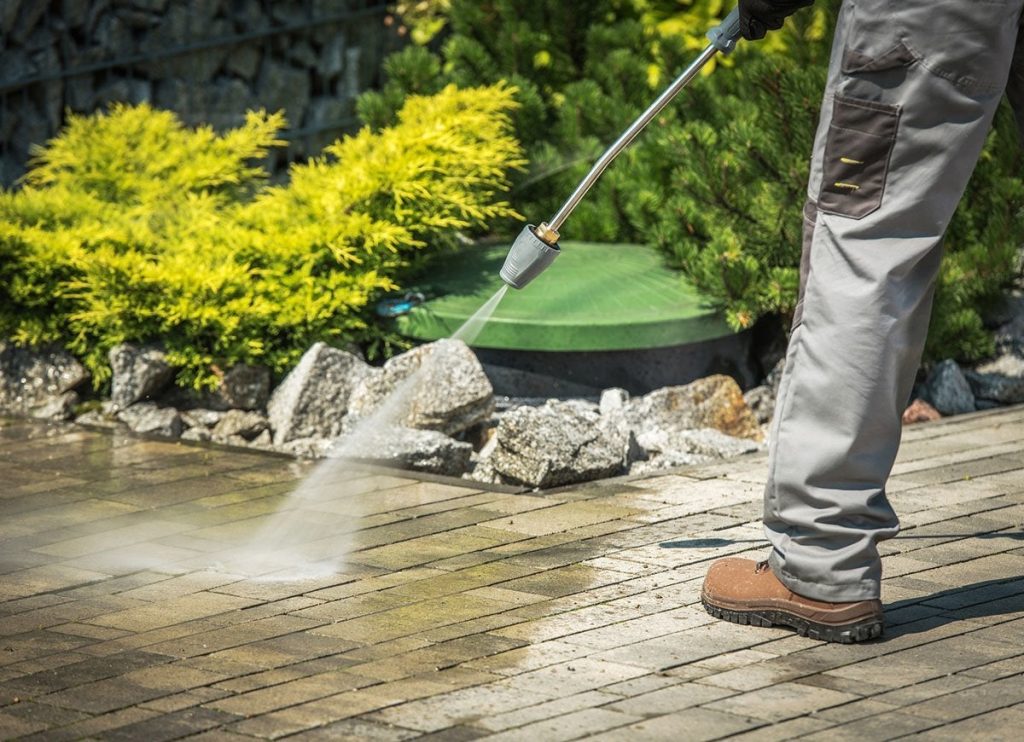 How to Block Off Water When Pressure Washing